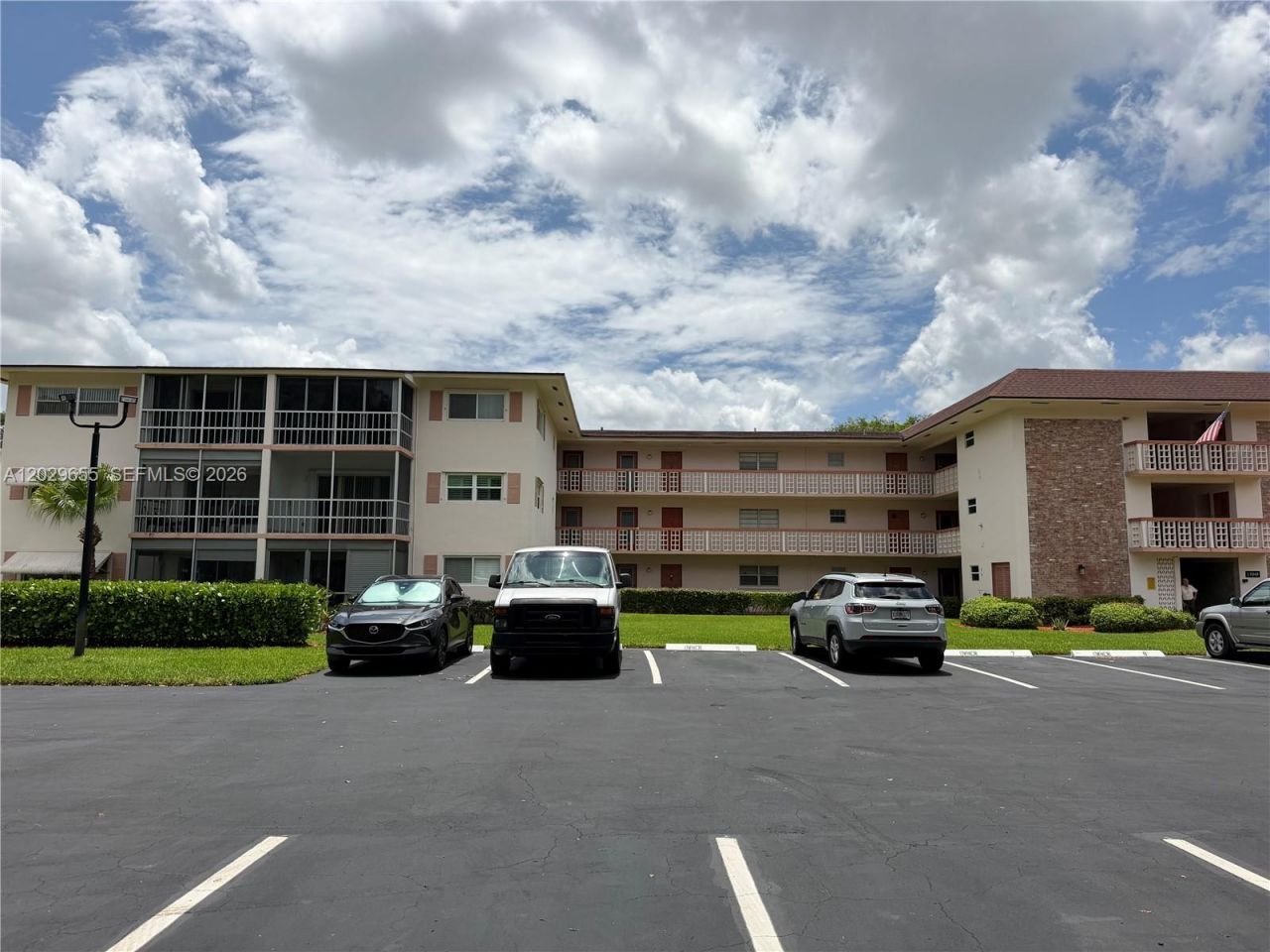 1100 Hillcrest Court , Unit 111, Hollywood, FL 33021 Photo