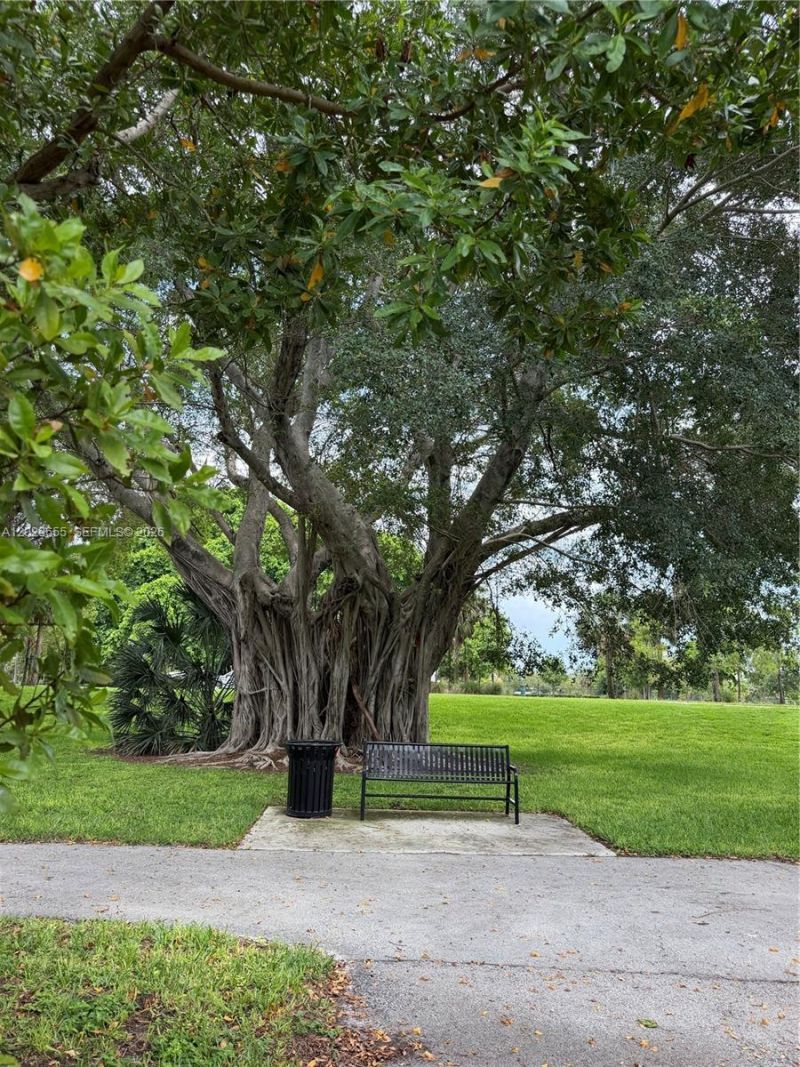 1100 Hillcrest Court , Unit 111, Hollywood, FL 33021 Photo