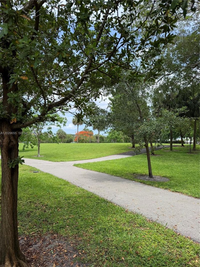 1100 Hillcrest Court , Unit 111, Hollywood, FL 33021 Photo