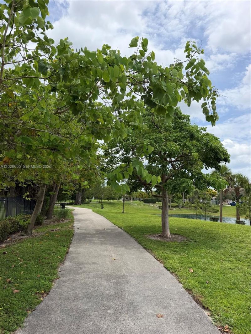 1100 Hillcrest Court , Unit 111, Hollywood, FL 33021 Photo