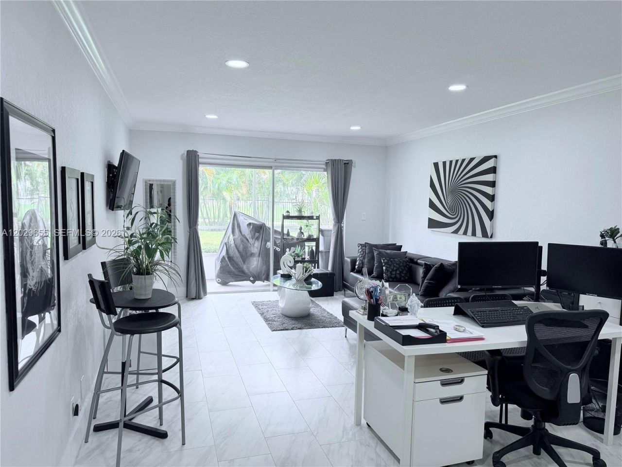 1100 Hillcrest Court , Unit 111, Hollywood, FL 33021 Photo