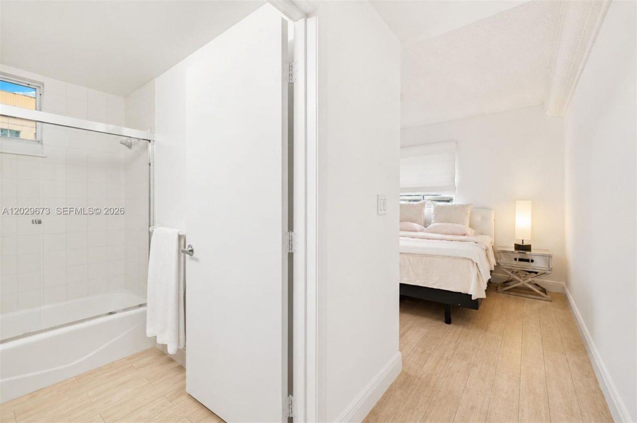 185 SE 14th Ter , Unit 1410, Miami, FL 33131 Photo