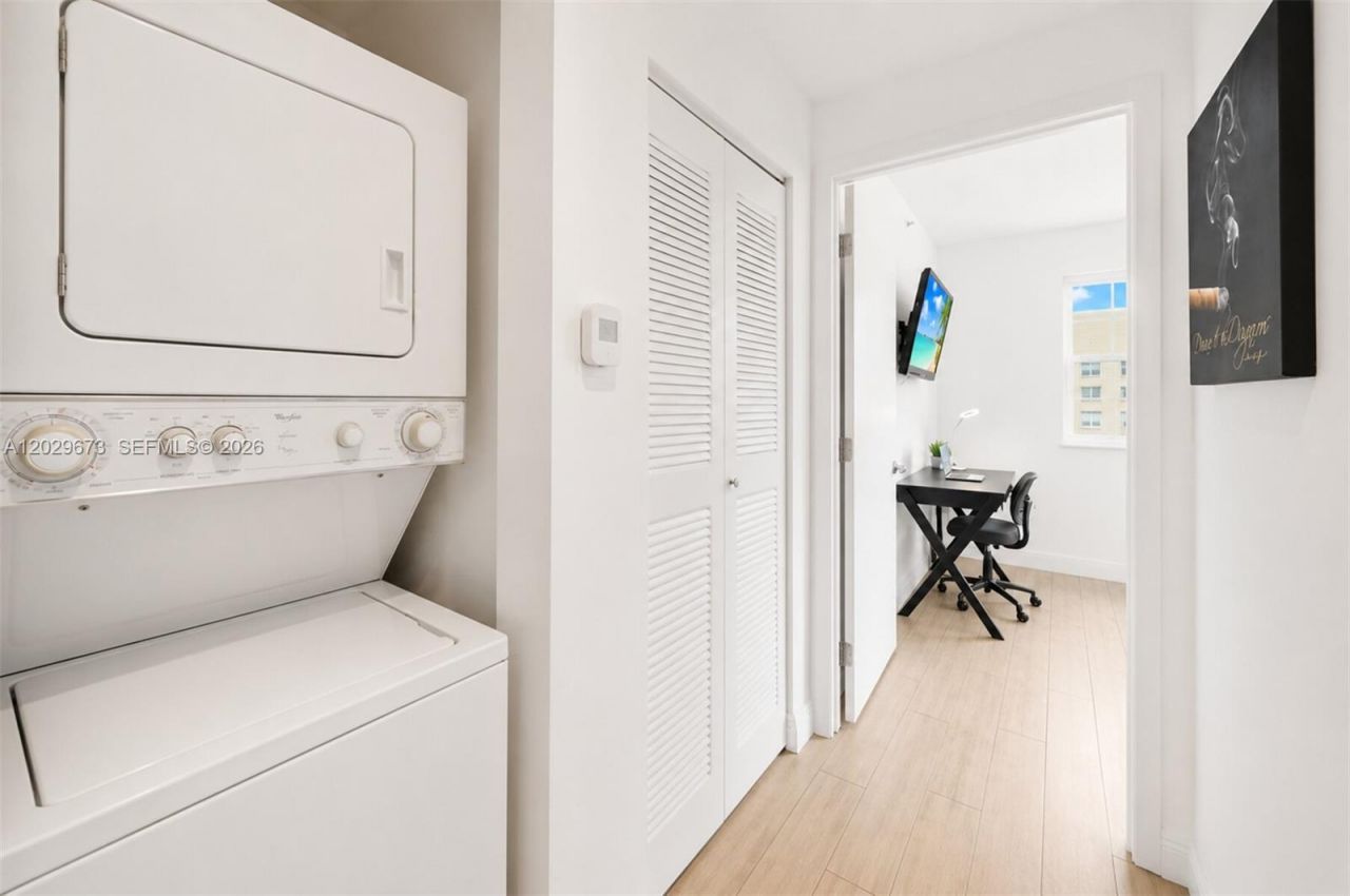 185 SE 14th Ter , Unit 1410, Miami, FL 33131 Photo