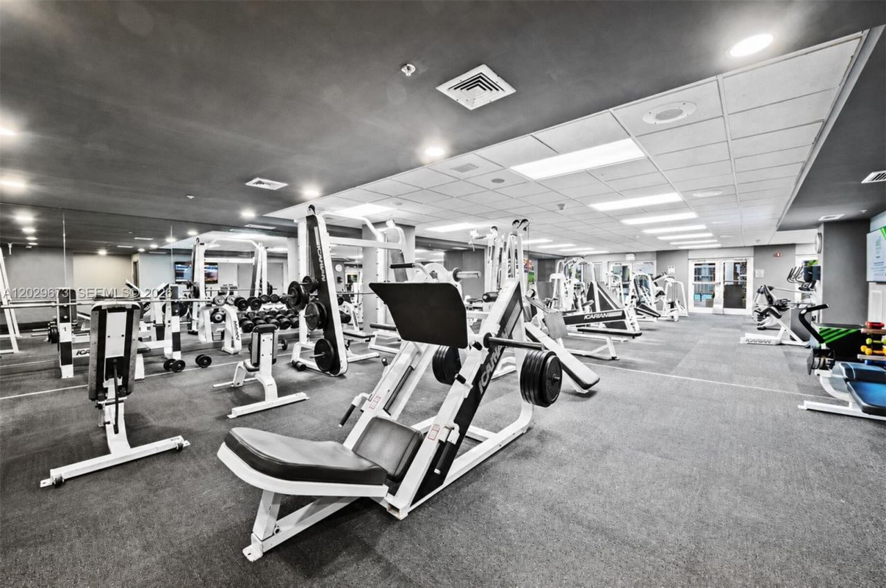 185 SE 14th Ter , Unit 1410, Miami, FL 33131 Photo