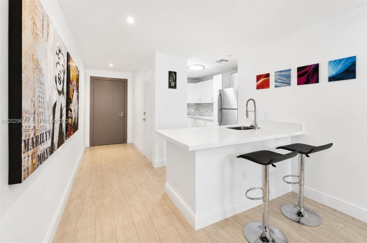 185 SE 14th Ter , Unit 1410, Miami, FL 33131 Photo