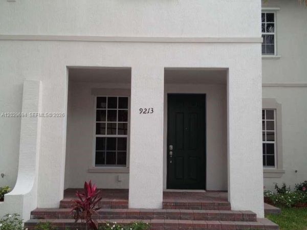 9213 SW 170th Ave , Miami, FL 33196