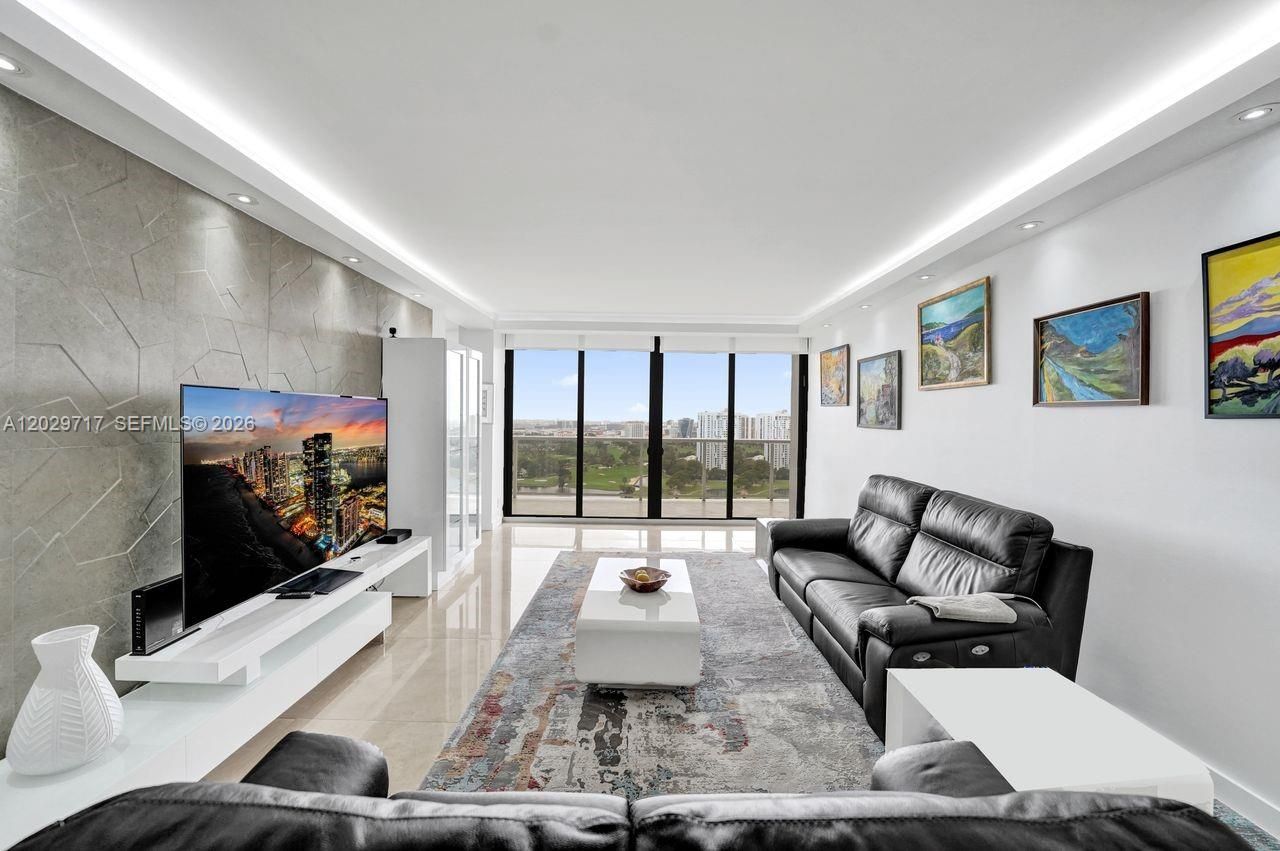 20281 E Country Club Dr , Unit 2209, Aventura, FL 33180 Photo