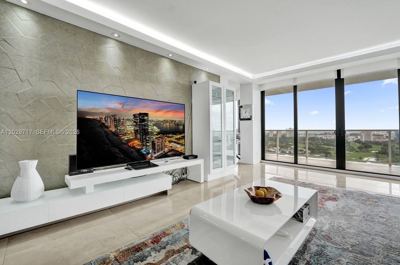20281 E Country Club Dr , Unit 2209, Aventura, FL 33180 Photo