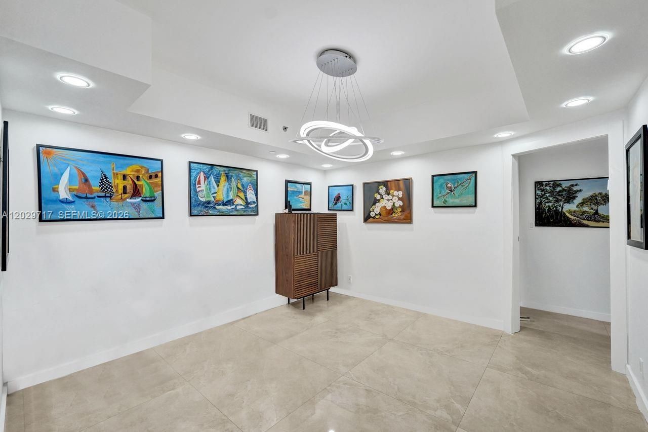20281 E Country Club Dr , Unit 2209, Aventura, FL 33180 Photo