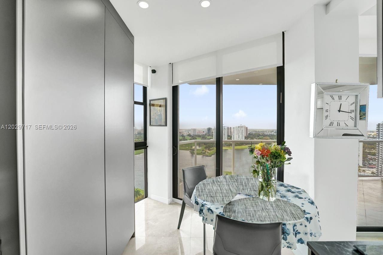 20281 E Country Club Dr , Unit 2209, Aventura, FL 33180 Photo