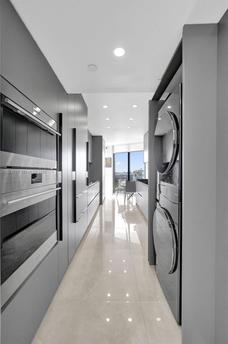 20281 E Country Club Dr , Unit 2209, Aventura, FL 33180 Photo