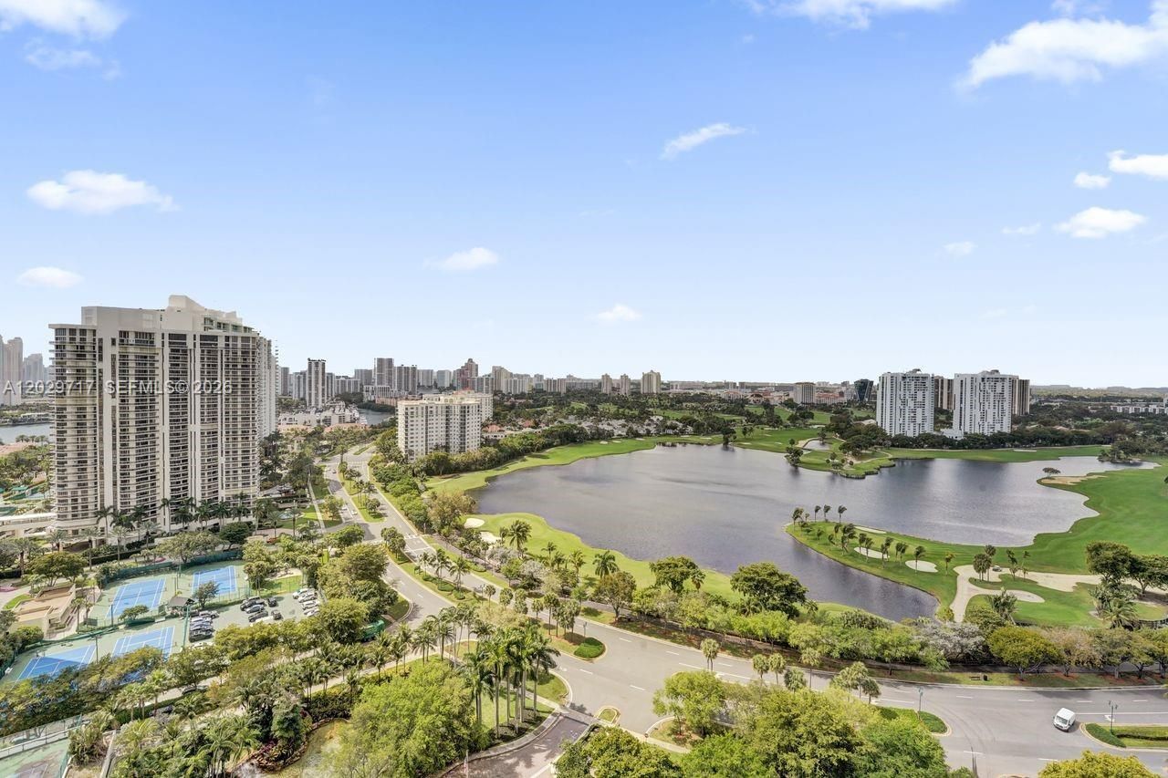 20281 E Country Club Dr , Unit 2209, Aventura, FL 33180 Photo