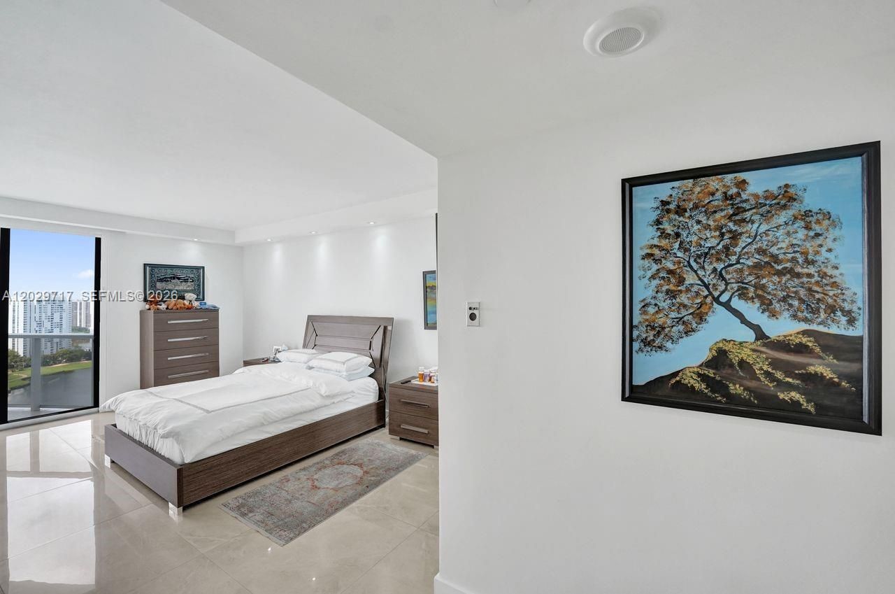 20281 E Country Club Dr , Unit 2209, Aventura, FL 33180 Photo