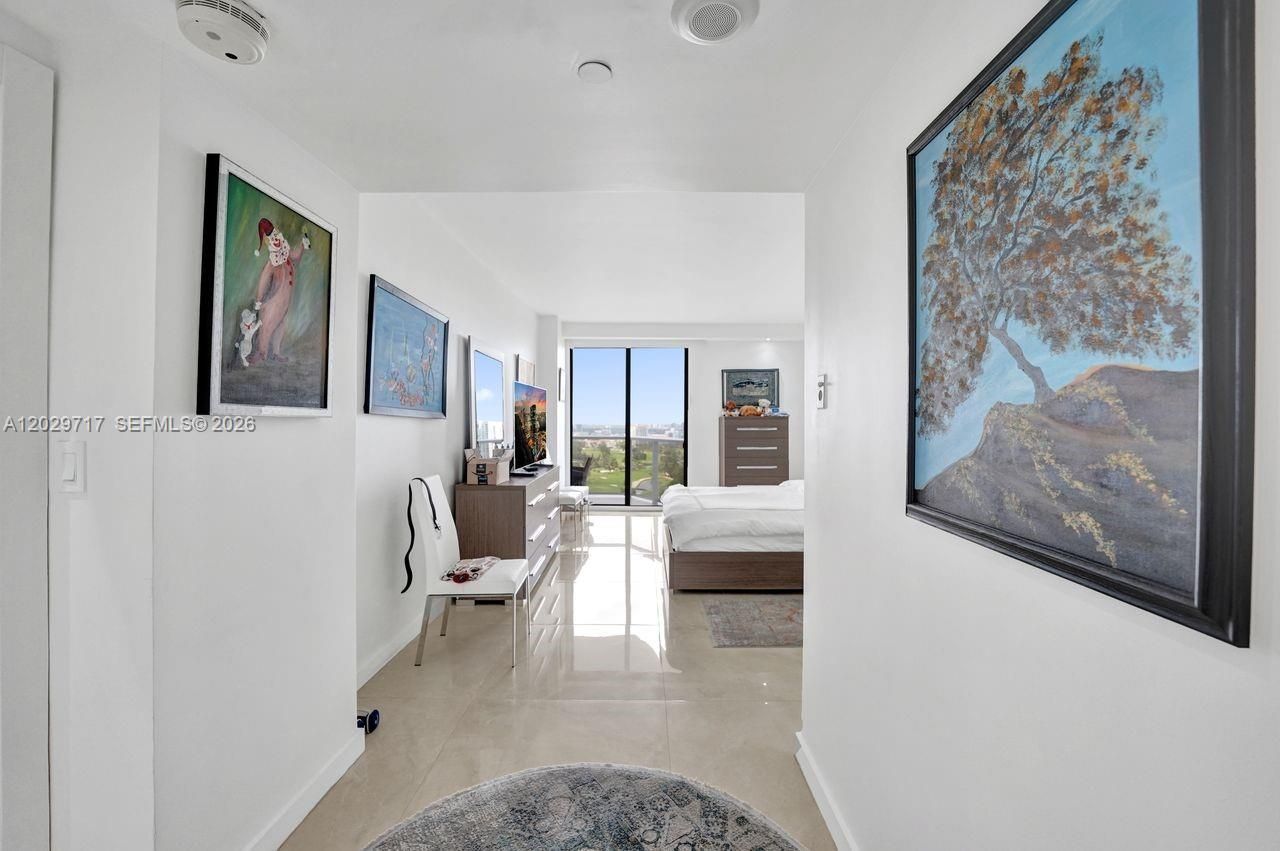 20281 E Country Club Dr , Unit 2209, Aventura, FL 33180 Photo