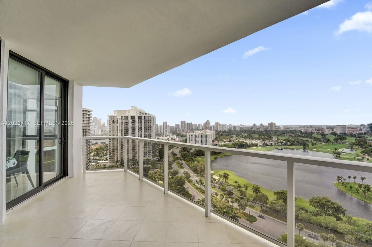 20281 E Country Club Dr , Unit 2209, Aventura, FL 33180 Photo