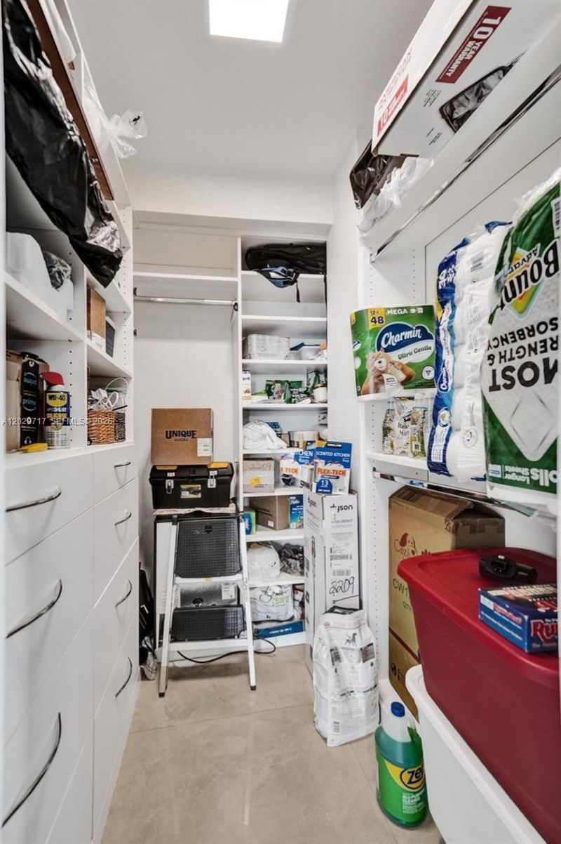 20281 E Country Club Dr , Unit 2209, Aventura, FL 33180 Photo