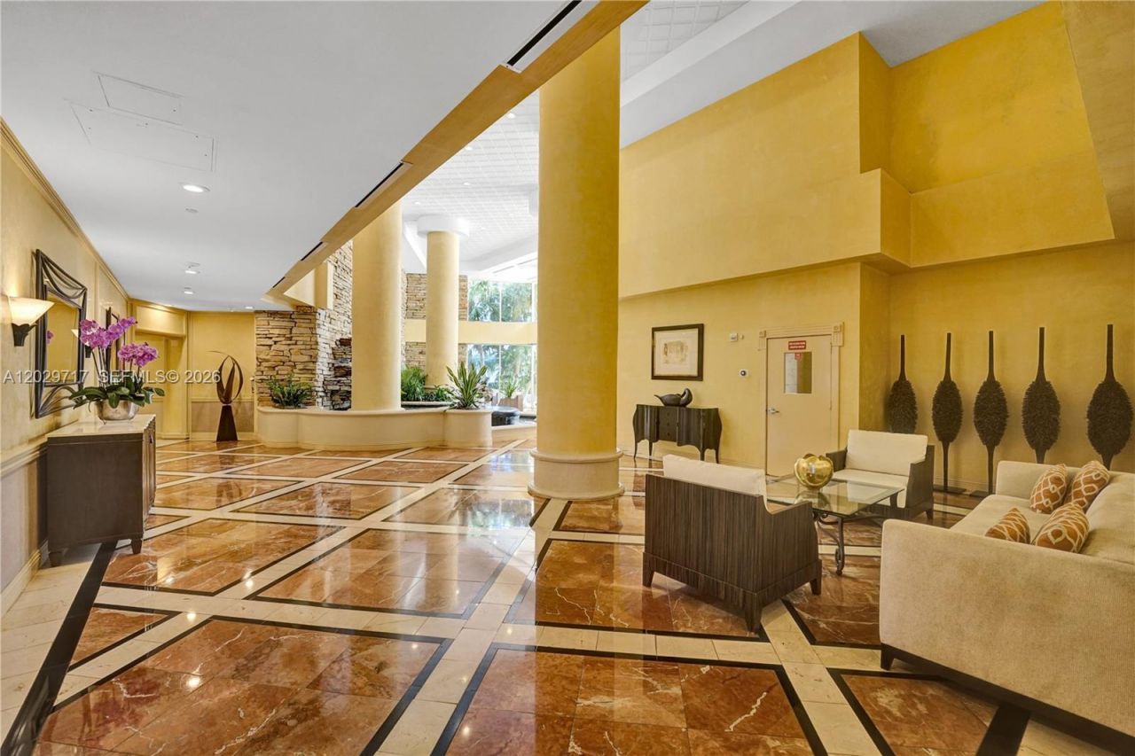 20281 E Country Club Dr , Unit 2209, Aventura, FL 33180 Photo