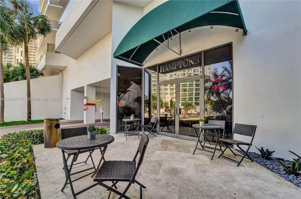20281 E Country Club Dr , Unit 2209, Aventura, FL 33180 Photo
