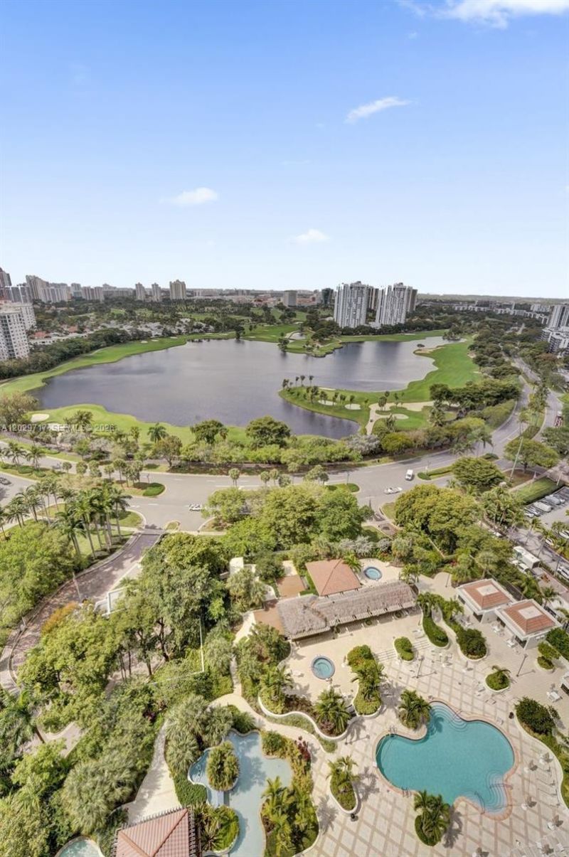20281 E Country Club Dr , Unit 2209, Aventura, FL 33180 Photo