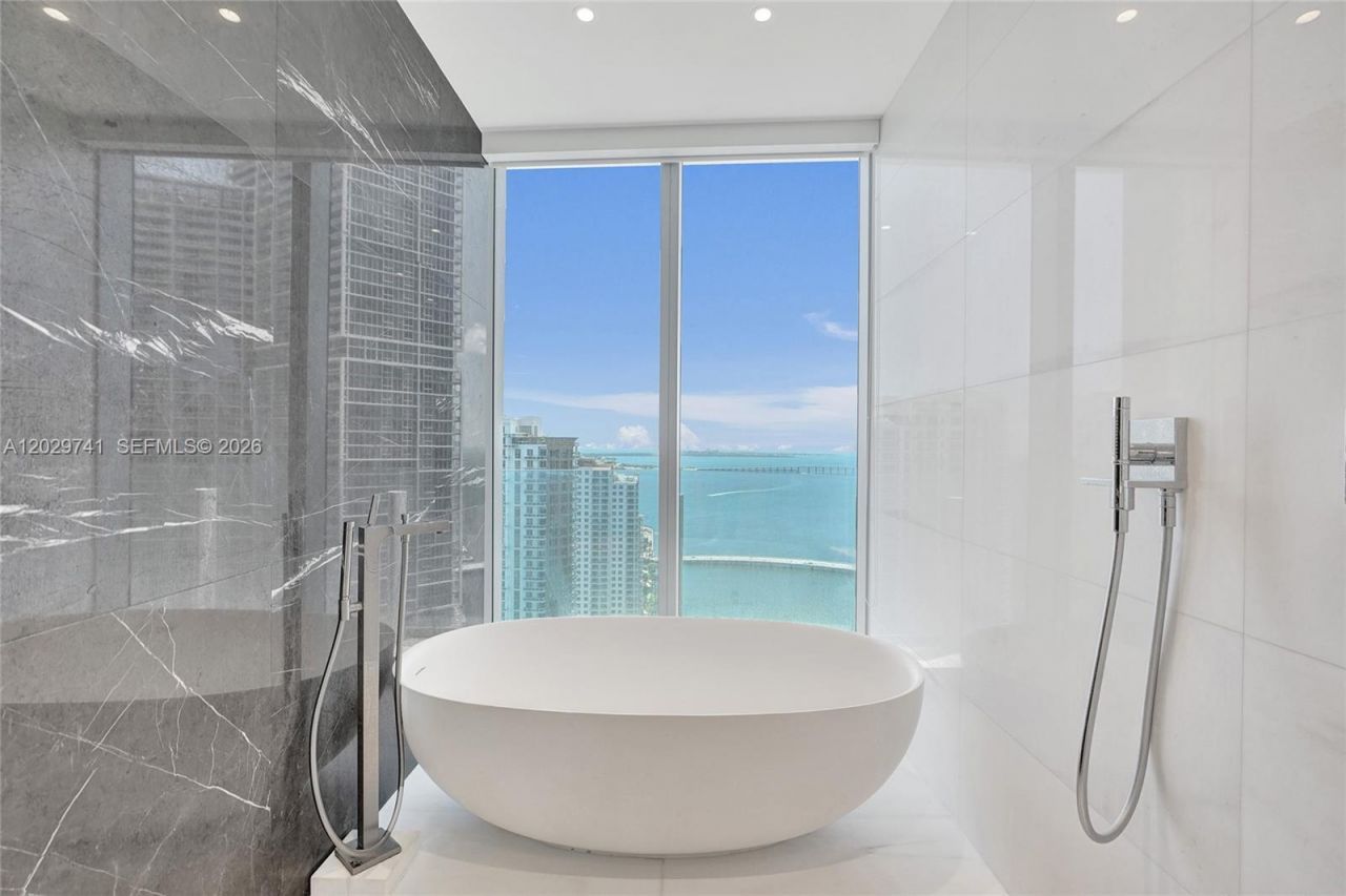 300 Biscayne Boulevard Way , Unit 3304C, Miami, FL 33131 Photo