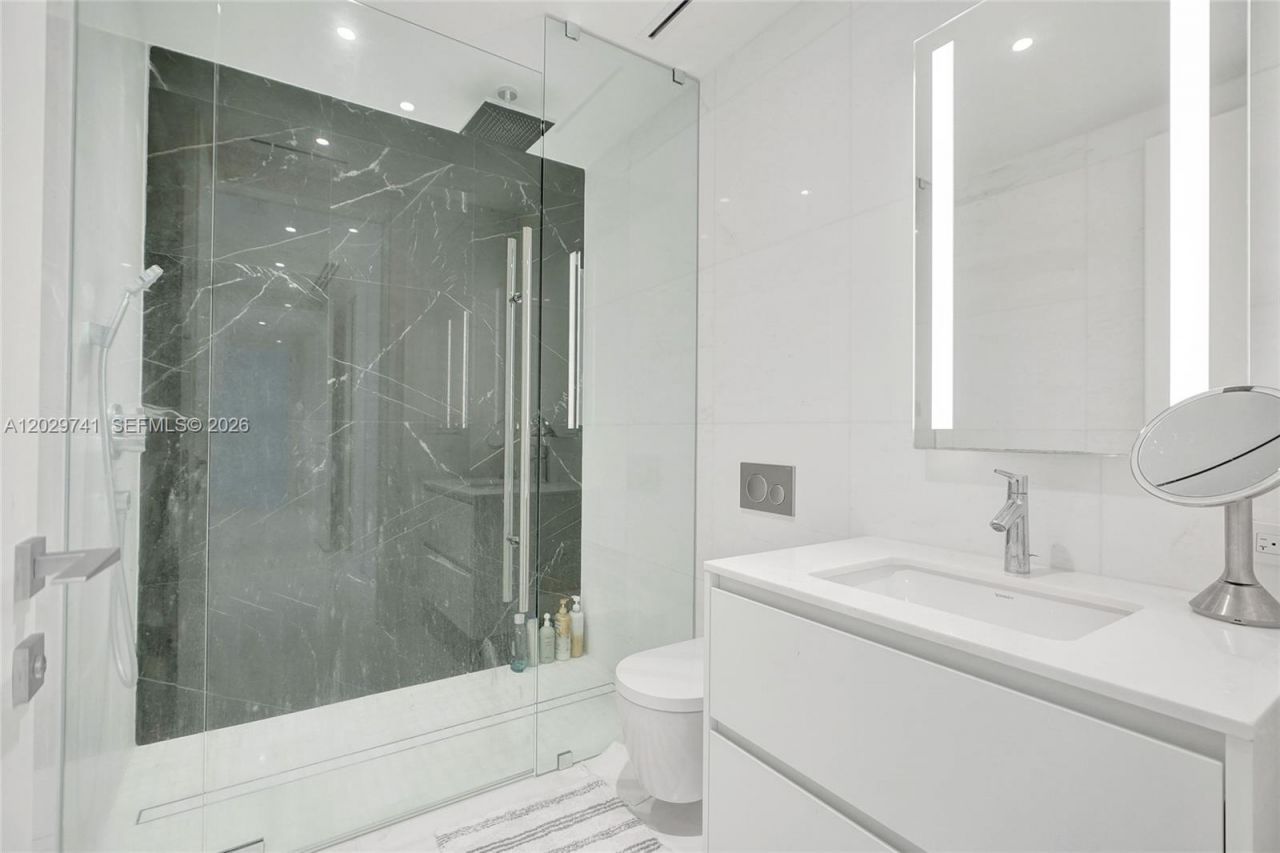 300 Biscayne Boulevard Way , Unit 3304C, Miami, FL 33131 Photo