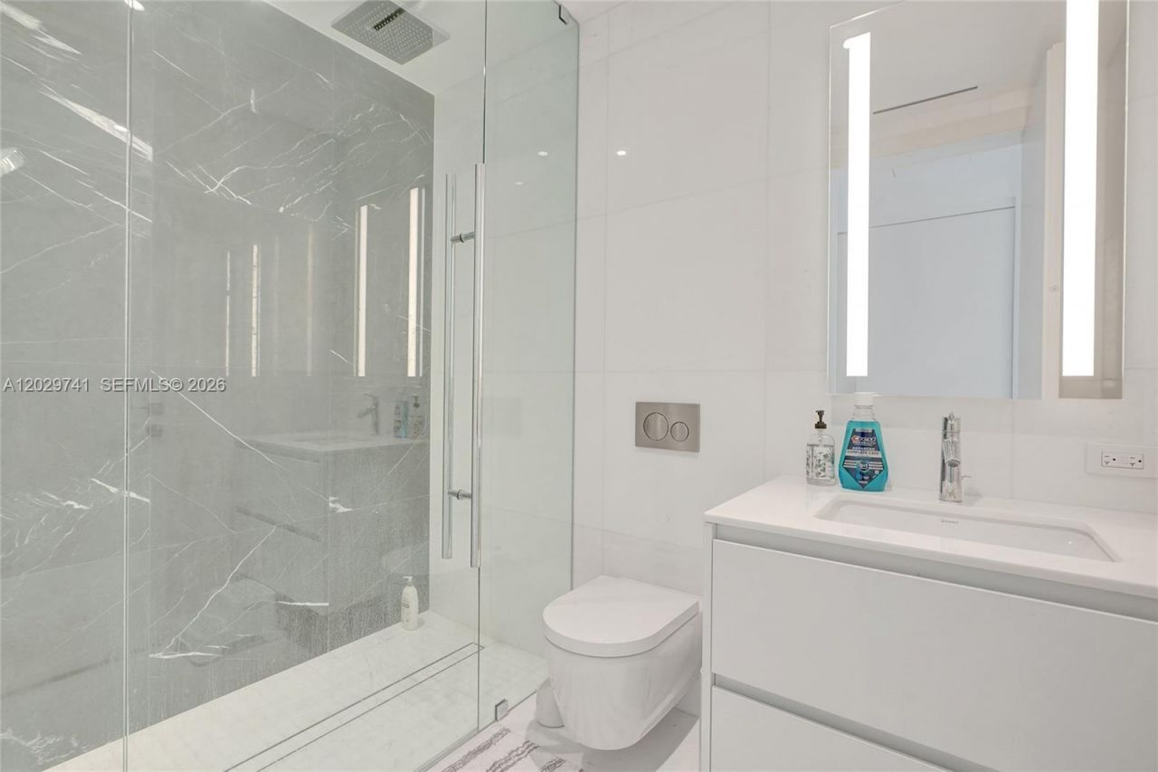 300 Biscayne Boulevard Way , Unit 3304C, Miami, FL 33131 Photo