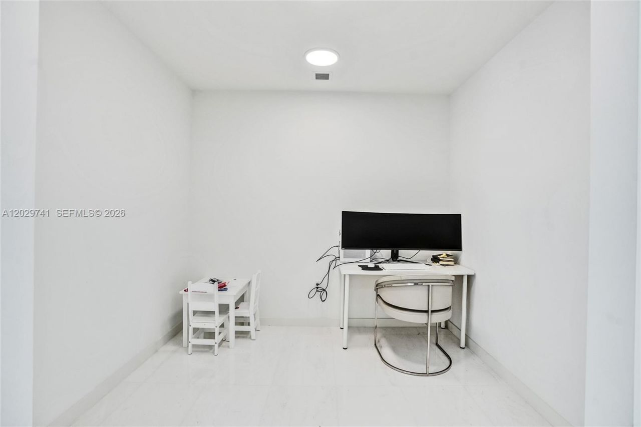 300 Biscayne Boulevard Way , Unit 3304C, Miami, FL 33131 Photo