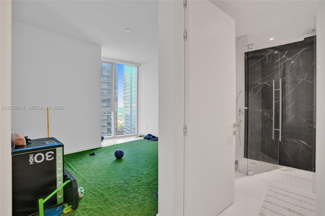 300 Biscayne Boulevard Way , Unit 3304C, Miami, FL 33131 Photo