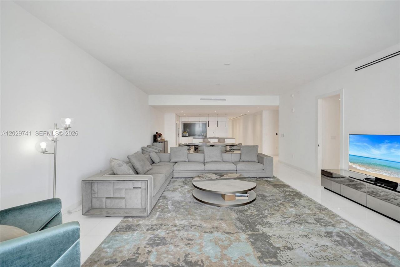 300 Biscayne Boulevard Way , Unit 3304C, Miami, FL 33131 Photo