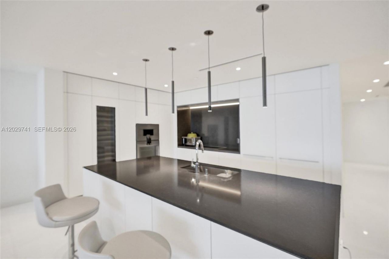 300 Biscayne Boulevard Way , Unit 3304C, Miami, FL 33131 Photo