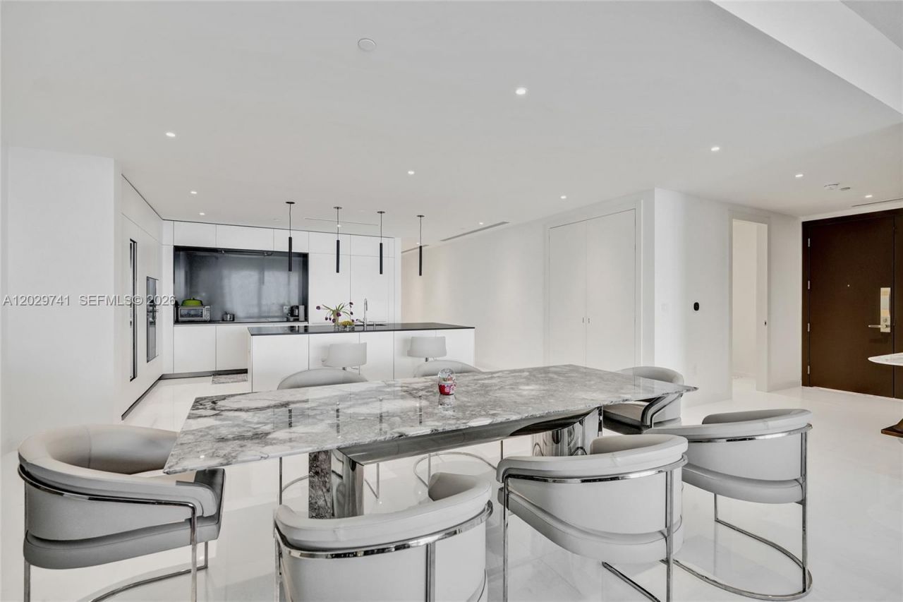 300 Biscayne Boulevard Way , Unit 3304C, Miami, FL 33131 Photo