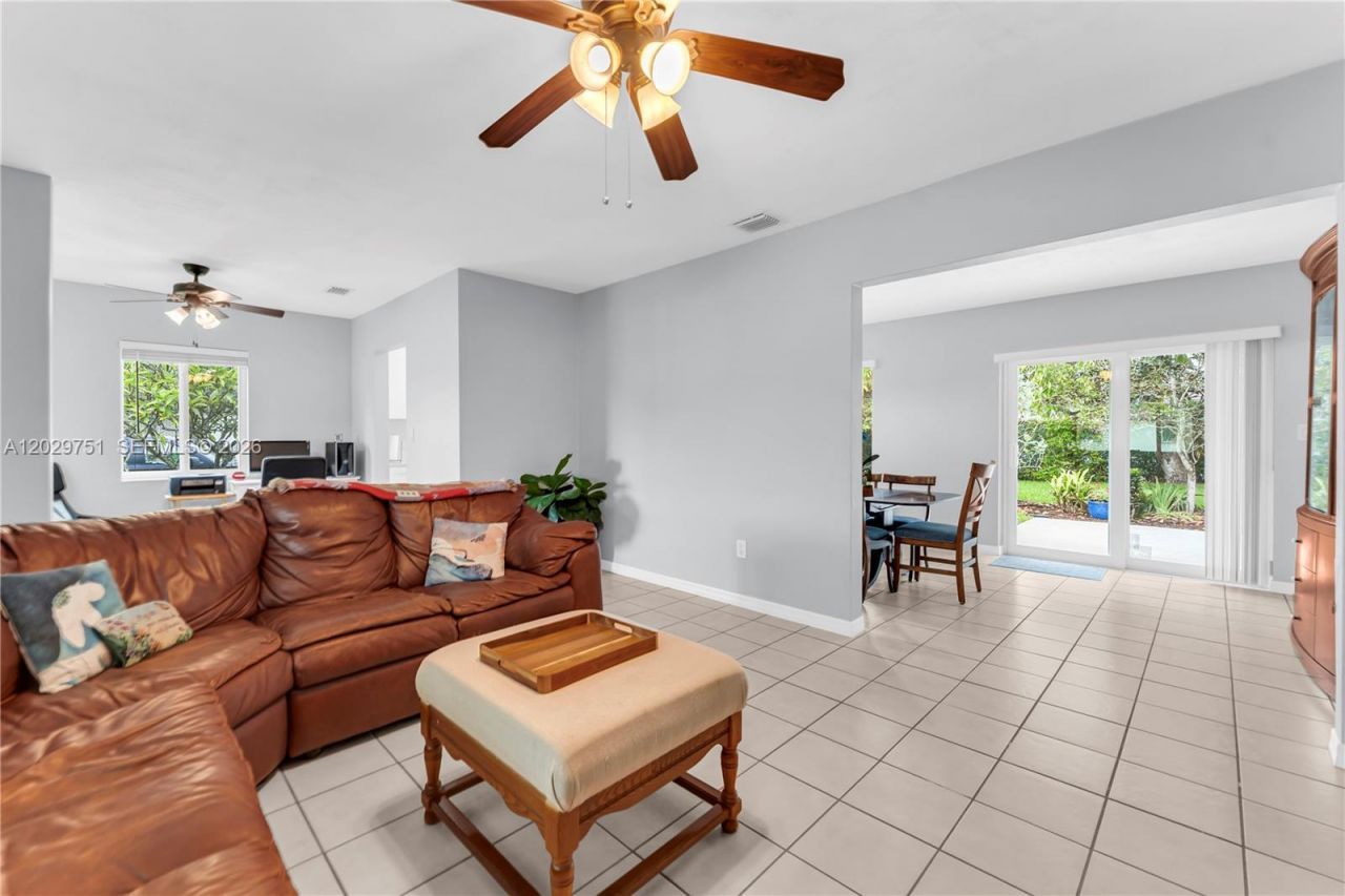 5101 SW 127th Pl , Miami, FL 33175 Photo