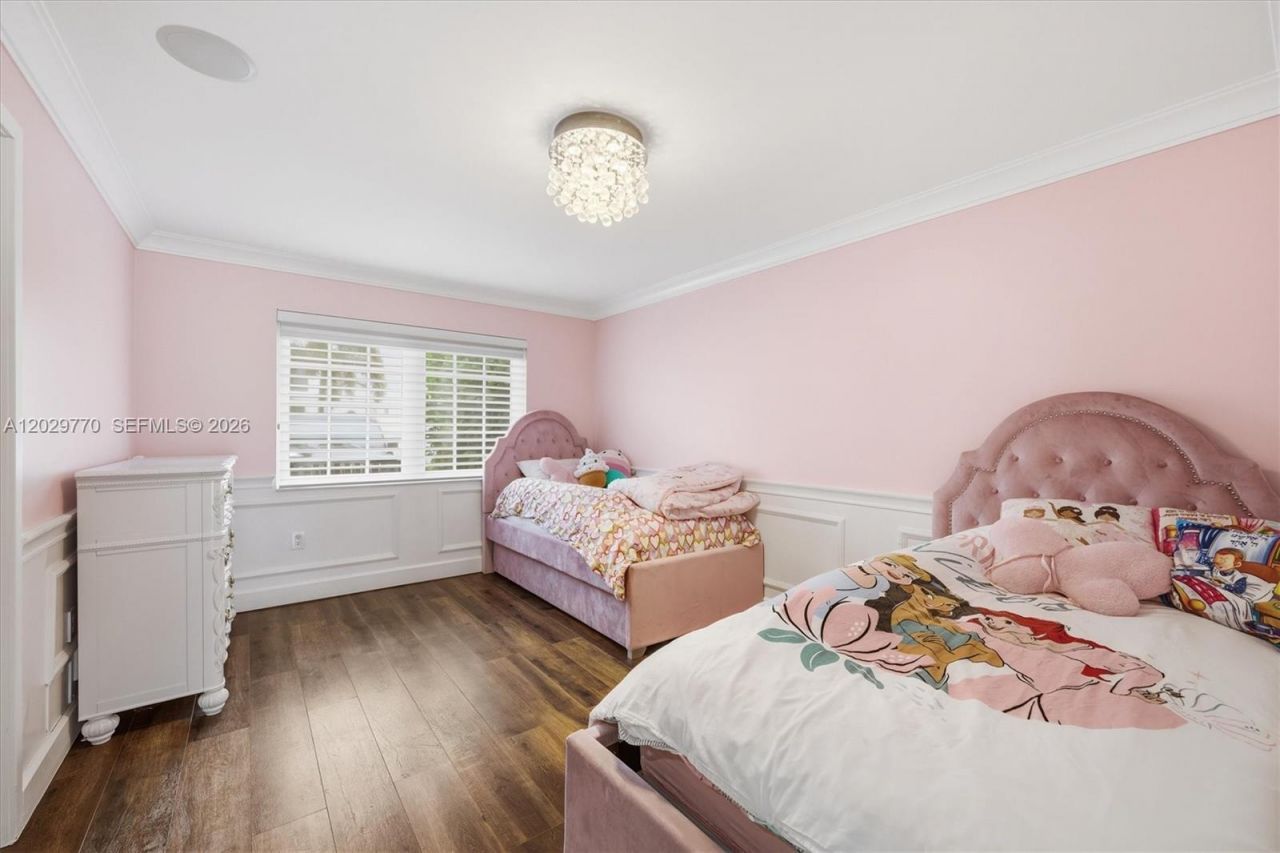 2558 NE 206th Ter , Aventura, FL 33180 Photo