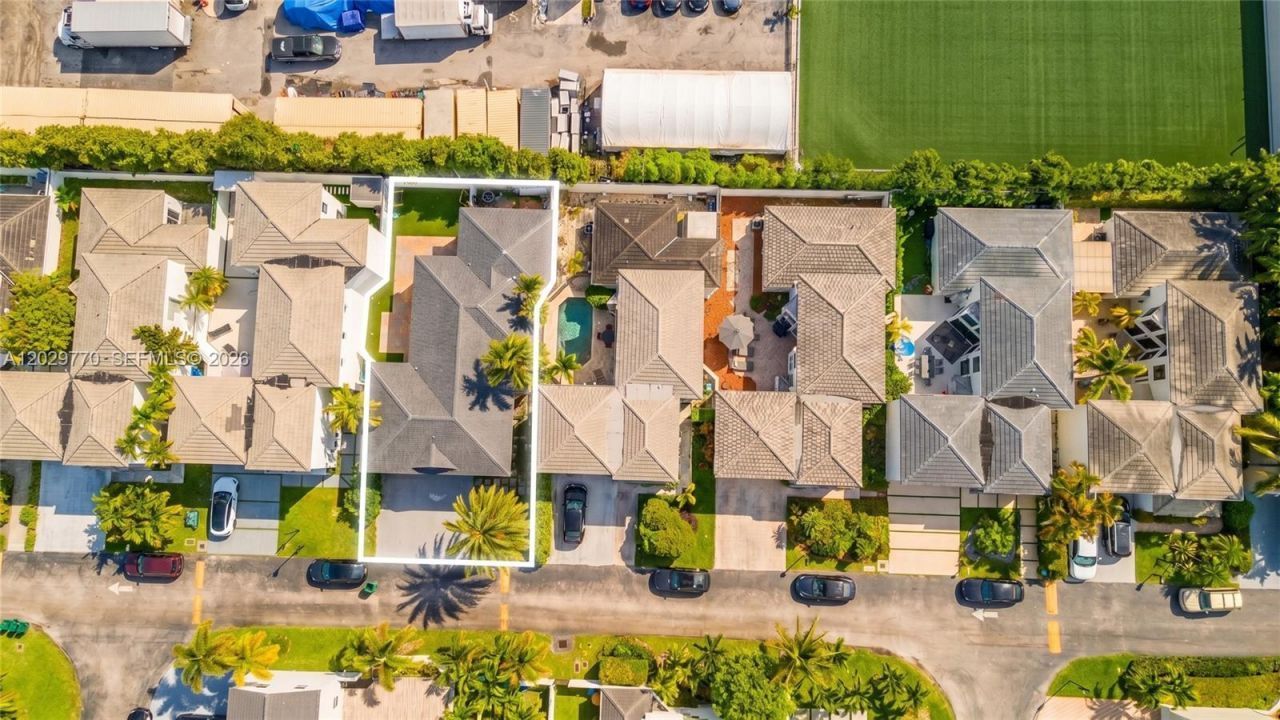 2558 NE 206th Ter , Aventura, FL 33180 Photo