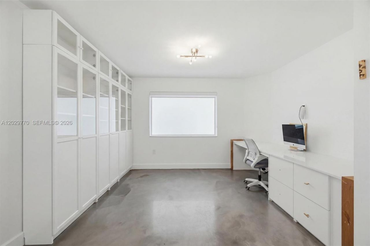 2558 NE 206th Ter , Aventura, FL 33180 Photo