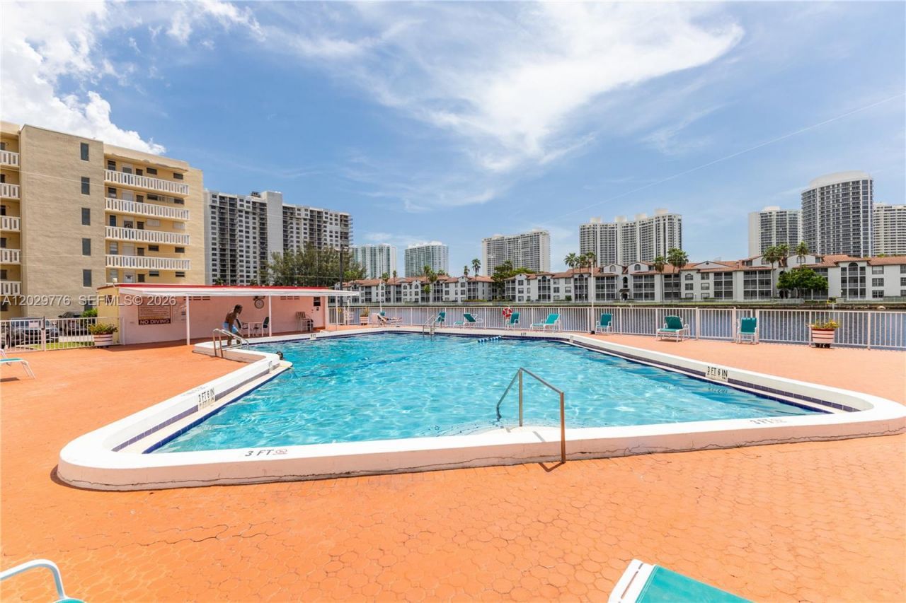 2861 Leonard Dr , Unit F503, Aventura, FL 33160 Photo