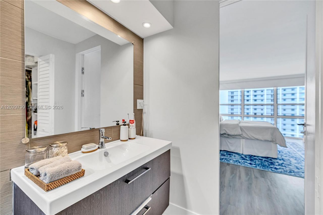 600 NE 36th St, Unit 1723, Miami, FL 33137 Photo