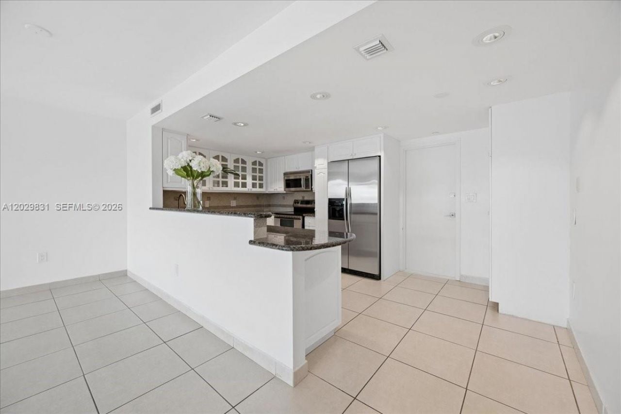 199 Ocean Lane Dr , Unit 911, Key Biscayne, FL 33149 Photo