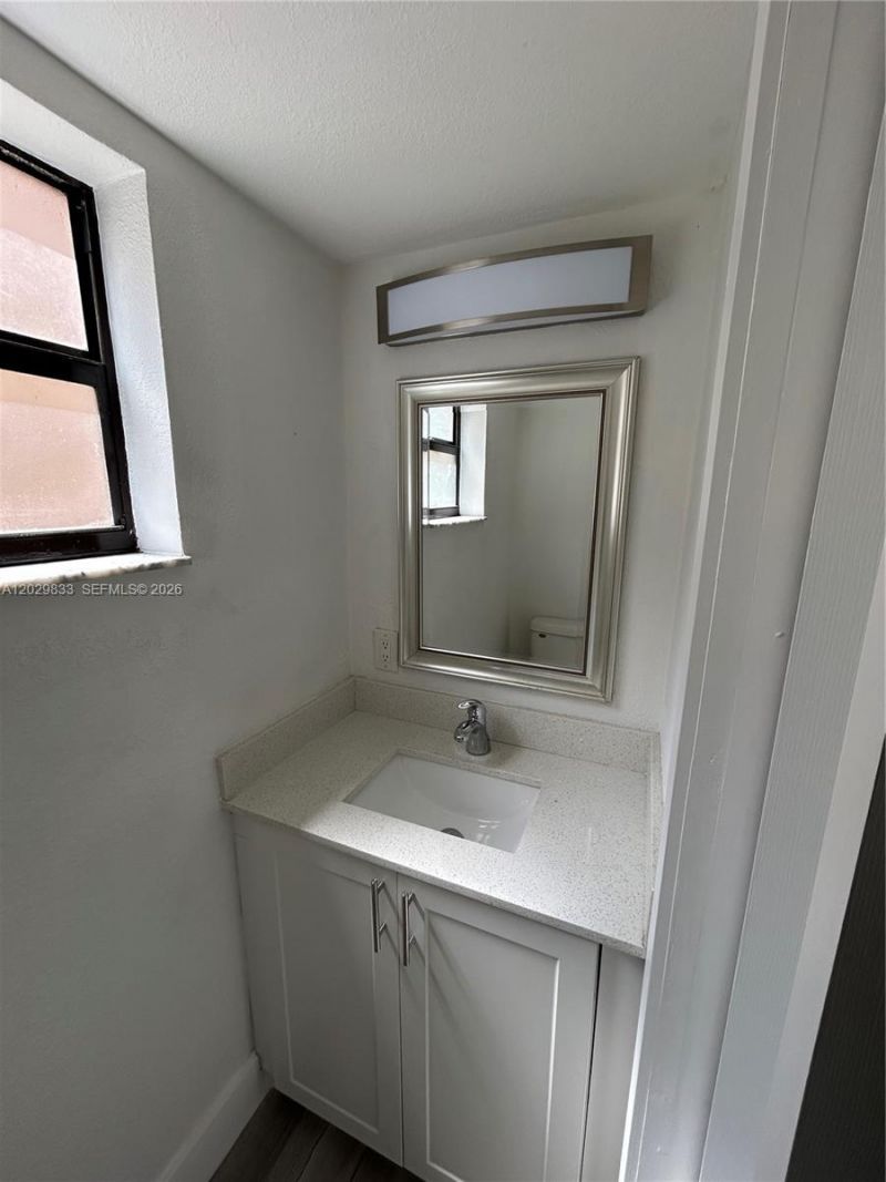 5960 W 25th Ct , Unit 102, Hialeah, FL 33016 Photo