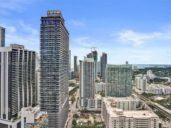 45 SW 9th St, Unit 4004, Miami, FL 33130