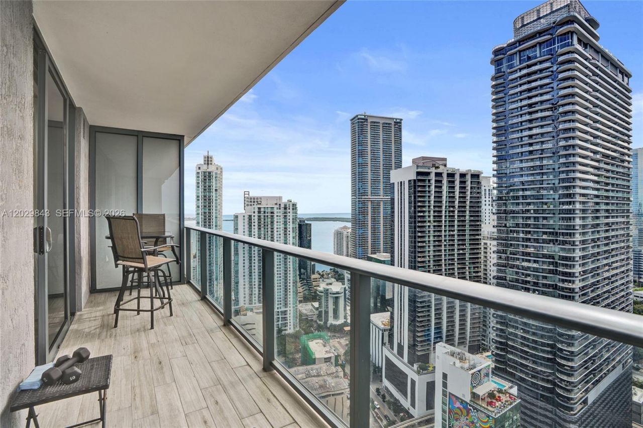 45 SW 9th St, Unit 4004, Miami, FL 33130 Photo