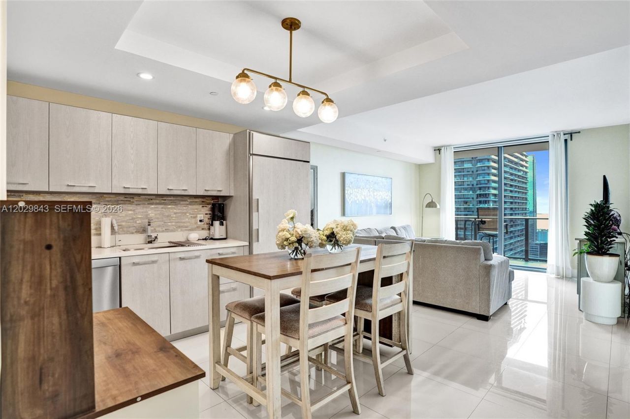 45 SW 9th St, Unit 4004, Miami, FL 33130 Photo