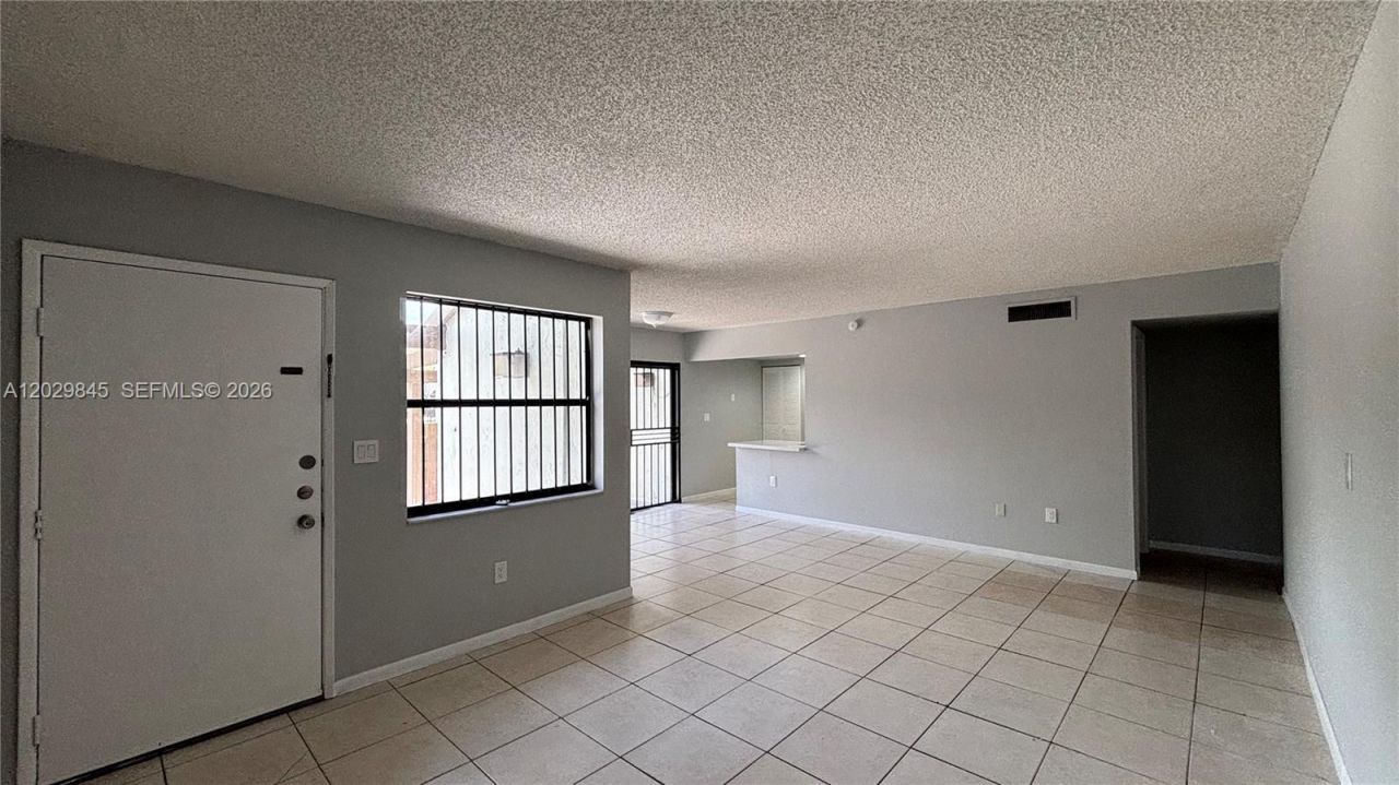 10303 NW 9th St Cir , Unit 102-16, Miami, FL 33172 Photo