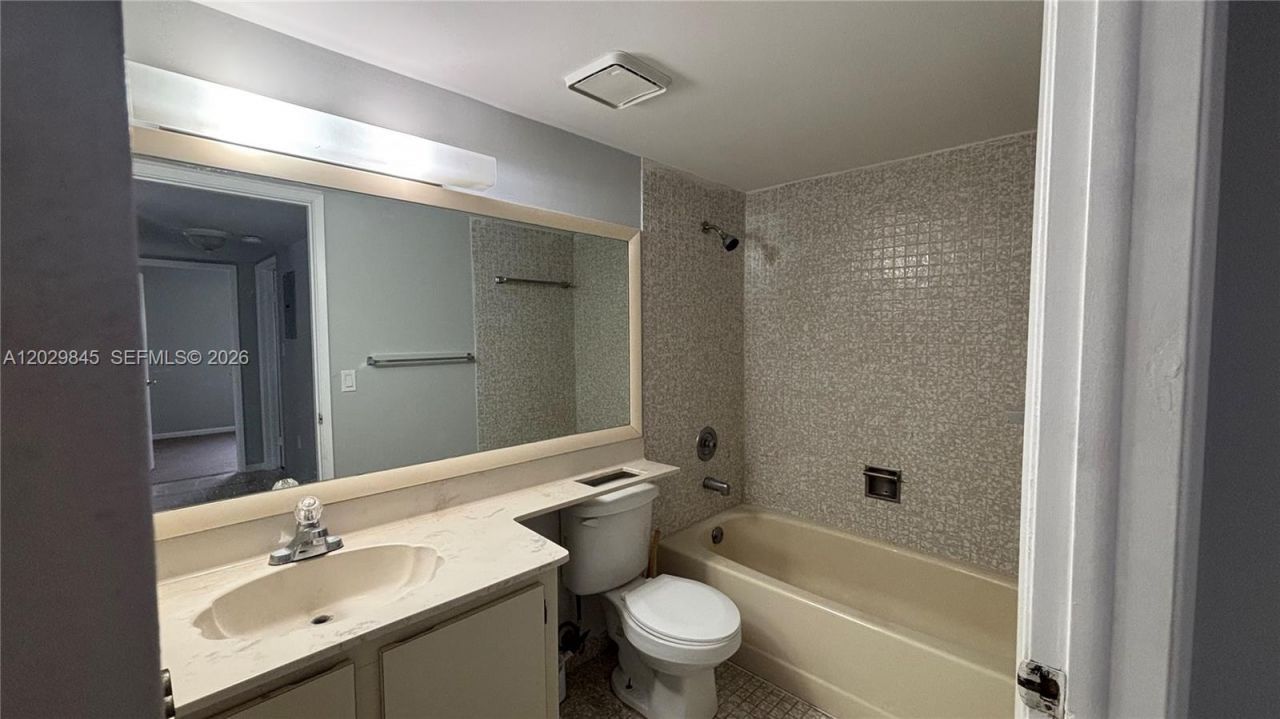 10303 NW 9th St Cir , Unit 102-16, Miami, FL 33172 Photo