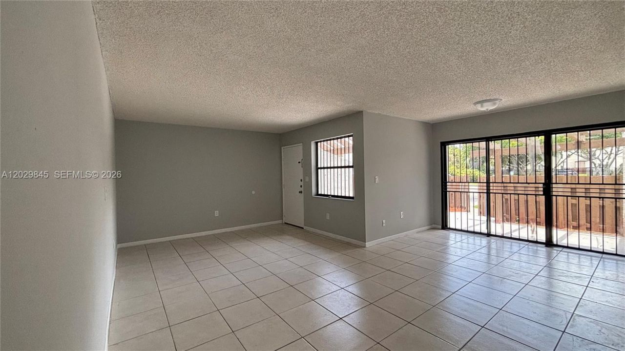 10303 NW 9th St Cir , Unit 102-16, Miami, FL 33172 Photo