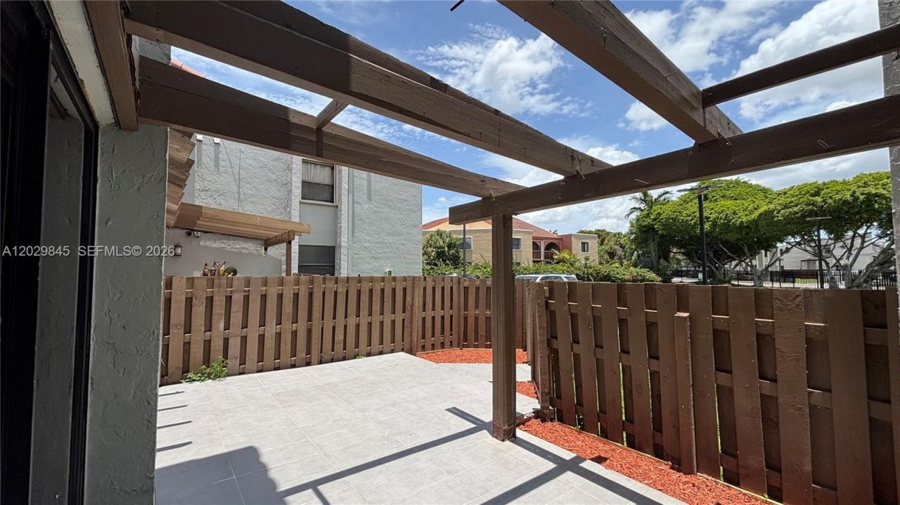 10303 NW 9th St Cir , Unit 102-16, Miami, FL 33172 Photo
