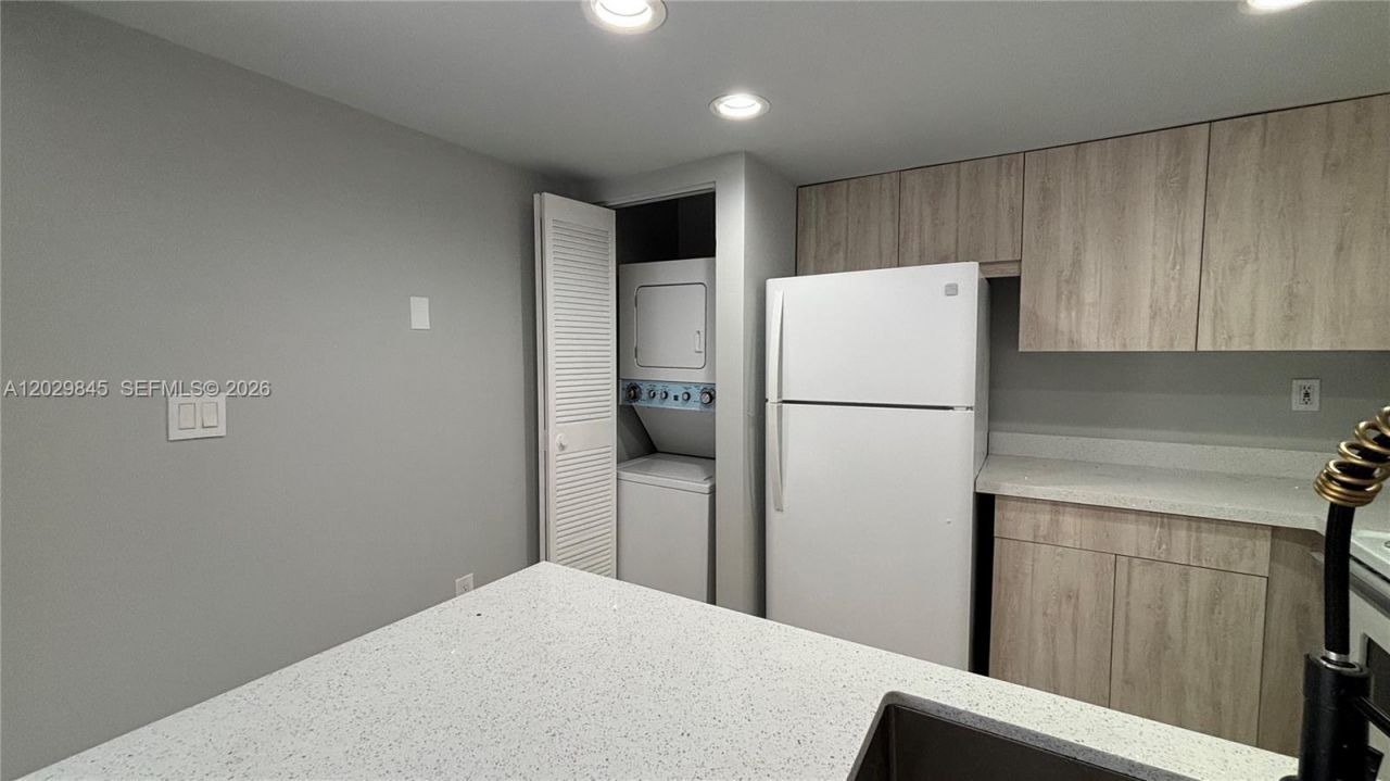 10303 NW 9th St Cir , Unit 102-16, Miami, FL 33172 Photo