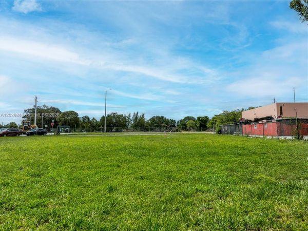 7920 NW 11th Ave , Miami, FL 33150