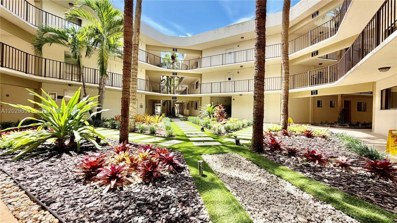 8045 SW 107th Ave, Unit 309, Miami, FL 33173 Main Photo