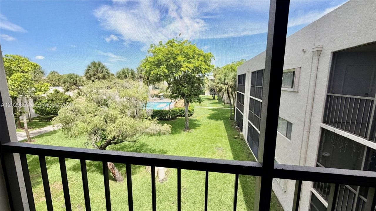 8045 SW 107th Ave, Unit 309, Miami, FL 33173 Photo